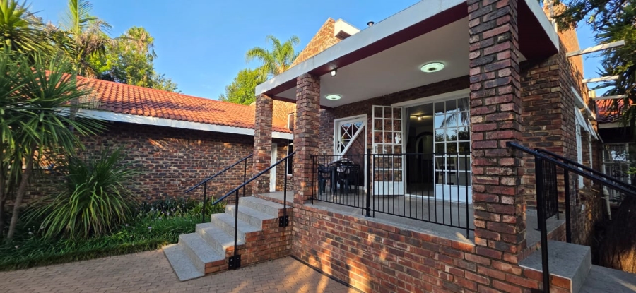 5 Bedroom Property for Sale in Wilkoppies North West
